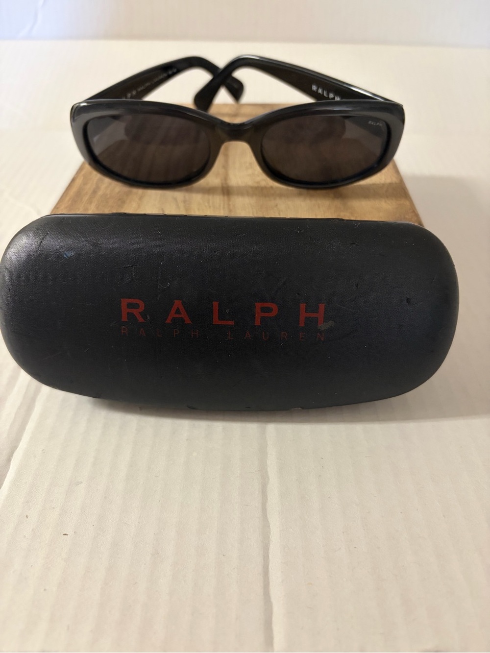 Ralph Lauren Grey Oval Sunglasses with Dark Lenses. Y2K/90s with case